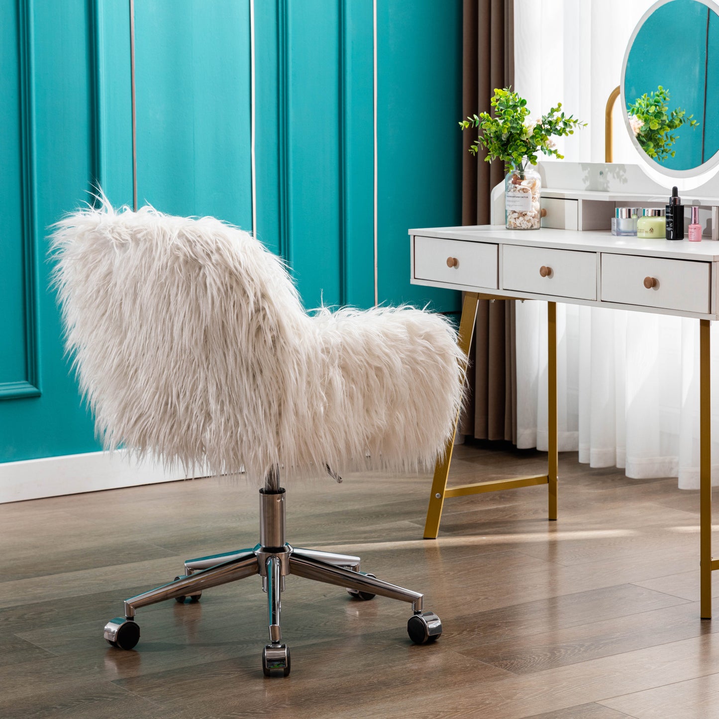 Modern Faux Fur Vanity Chair