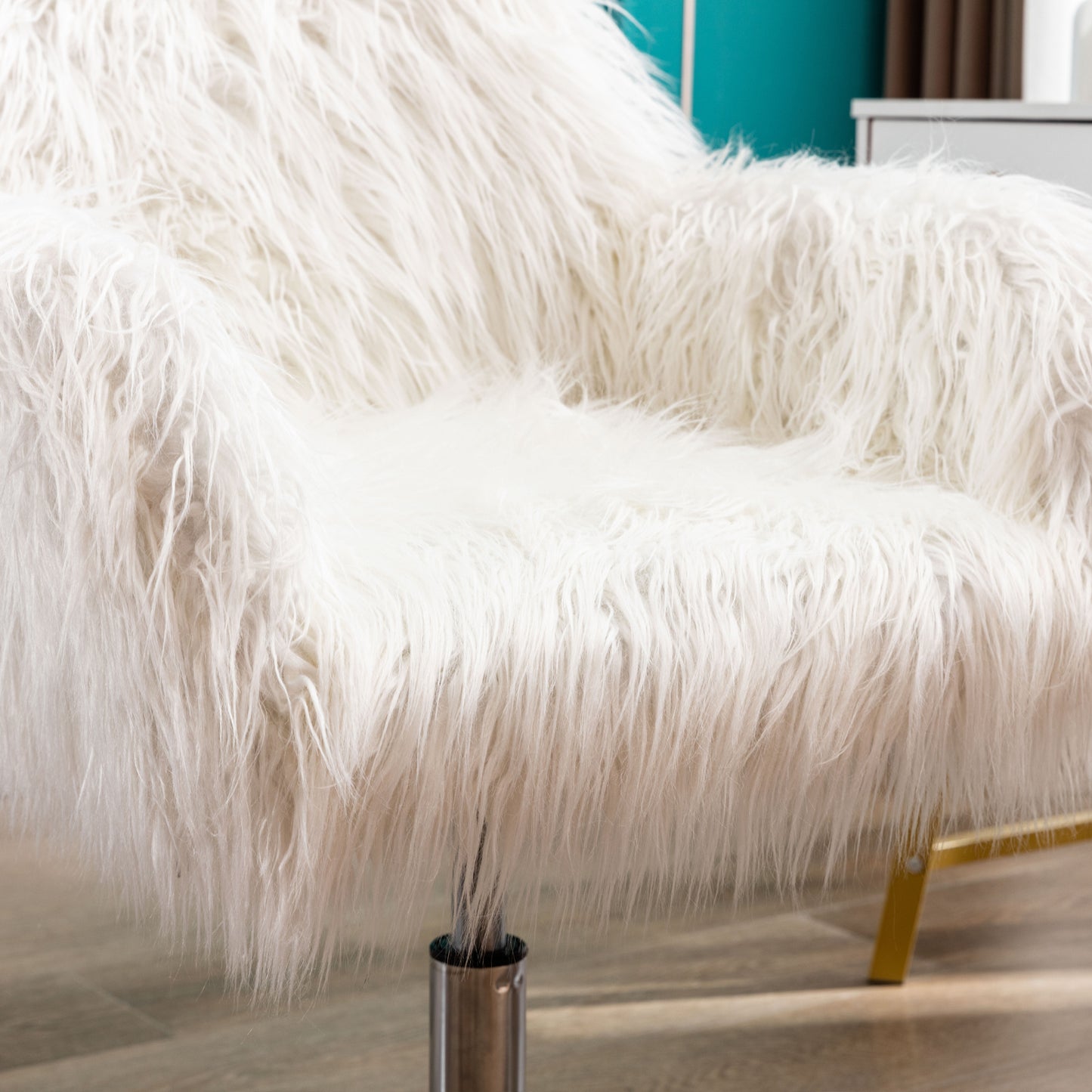 Modern Faux Fur Vanity Chair